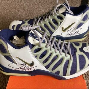 NBA Star Jim Jackson Autographed Nike Shoes